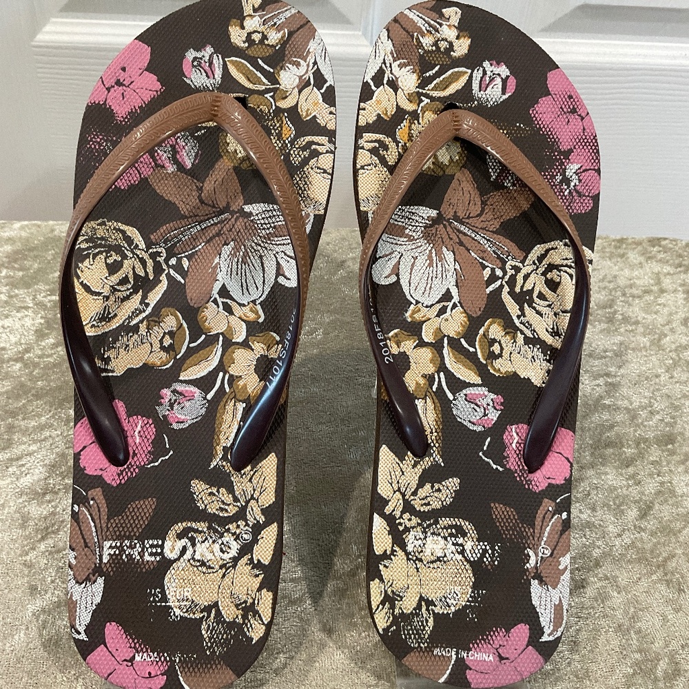 Fresco Brown and Pink Floral Flip Flop Sandals, Size 8